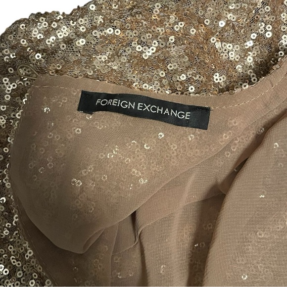 Fun, dazzling sequence top. Size Medium. Foreign exchange. - Picture 5 of 6